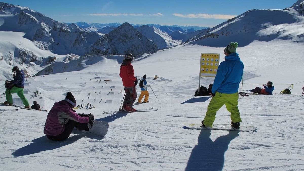 Podmínky lyžování v Rakousku: Jaká pravidla platí na sjezdovkách